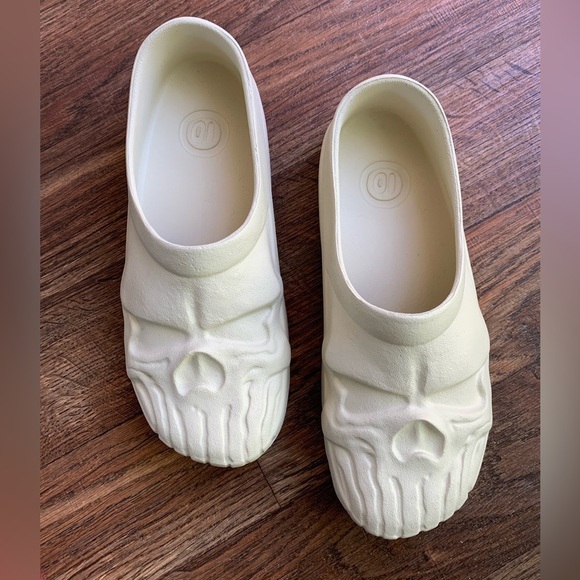 Warren Lotas Other - Warren Lotas Obligatory Foam Shoes